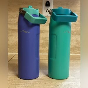 Set of two adventureridge ezflow water bottles